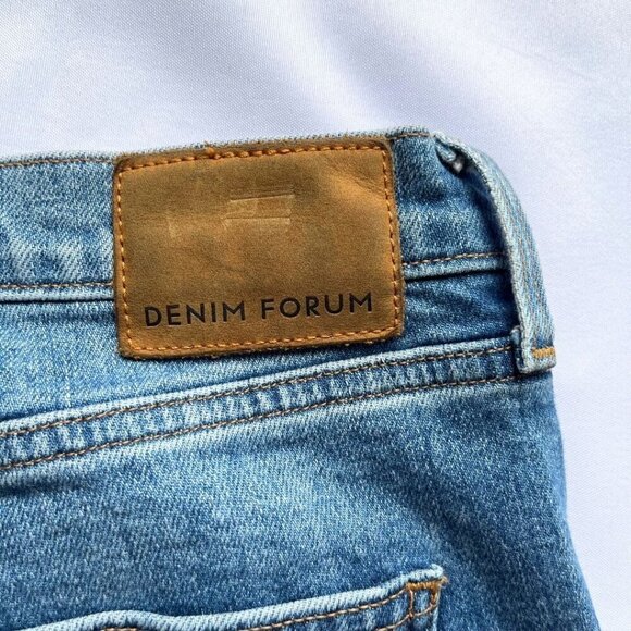 ARITZIA DENIM FORUM MEDIUM WASH THE YOKO HIGH RISE SLIM DISTRESSED RAW HEM JEANS - Picture 11 of 13